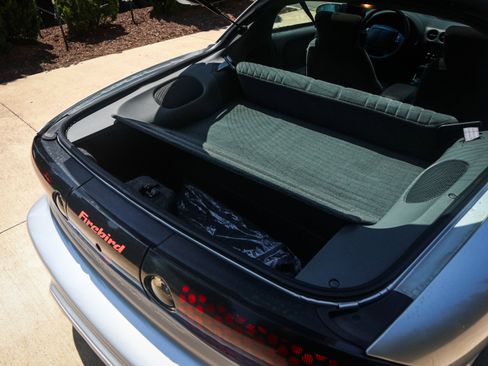 Used 1998 Pontiac Firebird Formula w/ Opt Pkg image 30