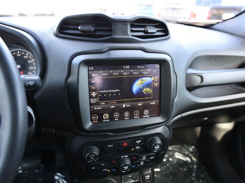 Used 2022 Jeep Renegade Altitude image 21