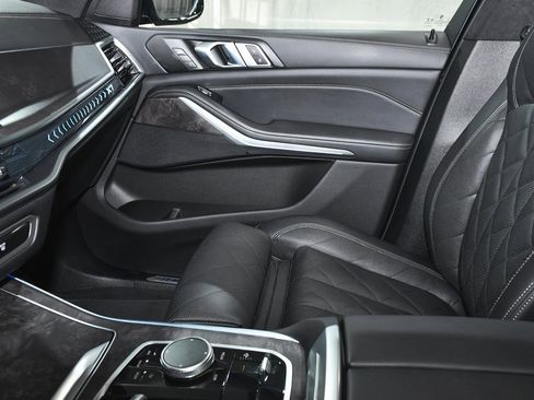 Used 2023 BMW X7 xDrive40i w/ M Sport Package image 51