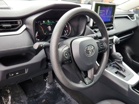 Certified 2025 Toyota RAV4 XLE FWD image 11
