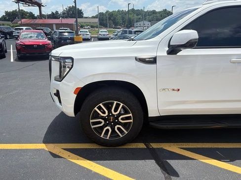 Used 2024 GMC Yukon AT4 w/ Technology Package AWD/4WD image 10