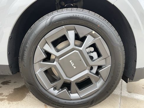 New 2026 Kia Carnival EX image 7