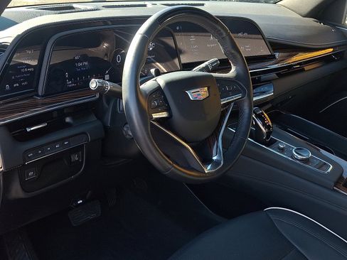 Used 2023 Cadillac Escalade ESV Premium Luxury image 15
