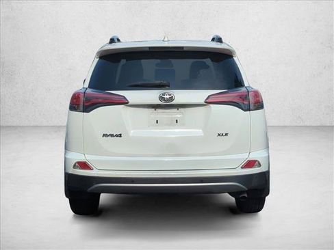 Used 2018 Toyota RAV4 XLE FWD image 6