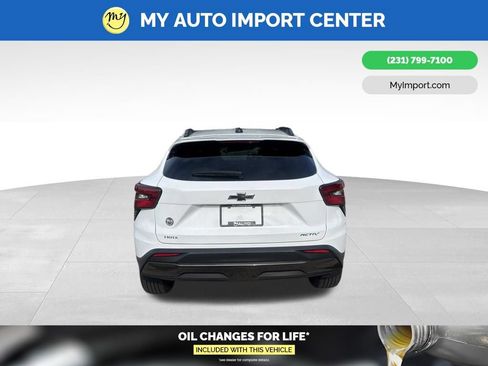 Used 2025 Chevrolet Trax ACTIV FWD image 6