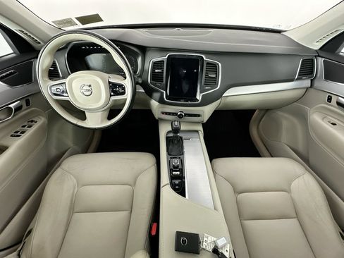 Used 2018 Volvo XC90 T6 Momentum w/ Convenience Package AWD/4WD image 10