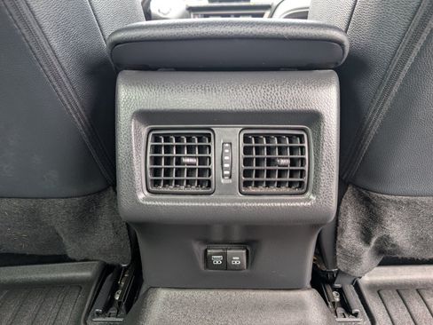 Used 2025 Toyota Camry SE FWD image 7