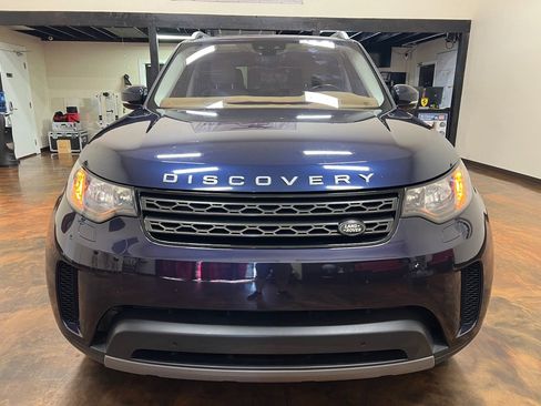 Used 2018 Land Rover Discovery SE image 4