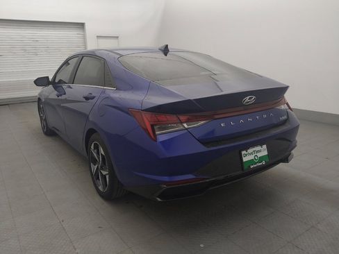Used 2023 Hyundai Elantra Limited w/ Preferred Accessory Package FWD image 5