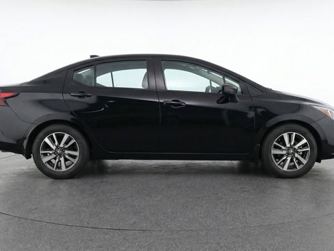 Used 2025 Nissan Versa SV image 11