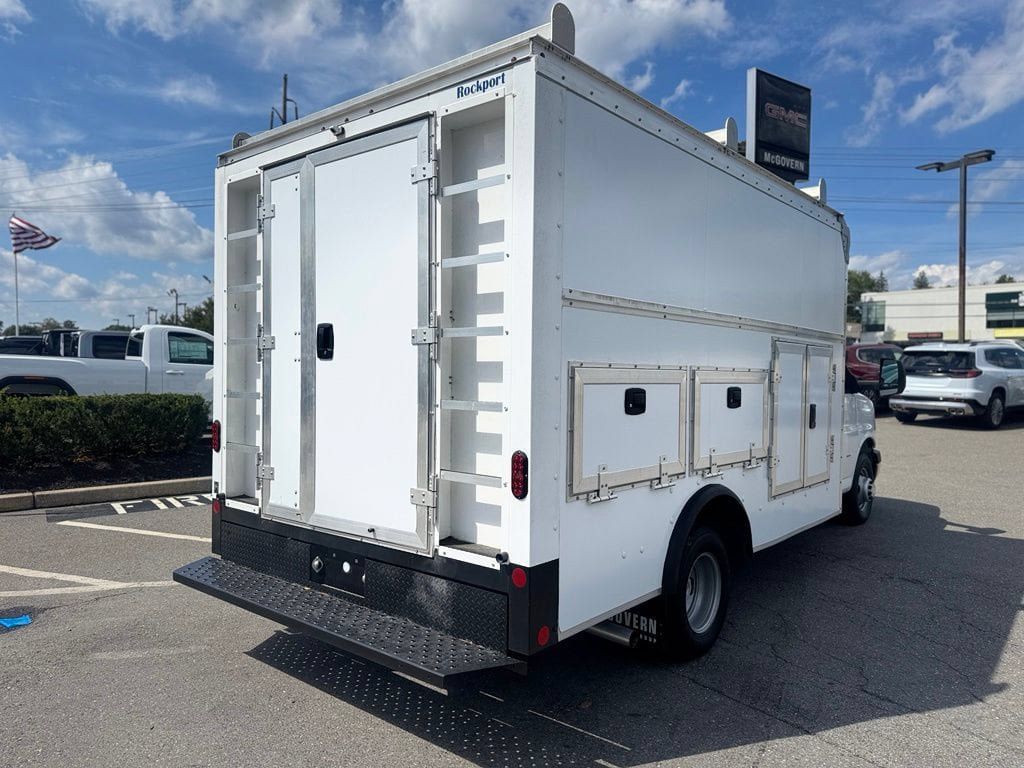 Used 2022 Chevrolet Express 3500 w/ Power Convenience Package RWD image 6