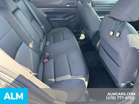 Used 2019 Nissan Altima 2.5 S FWD image 17