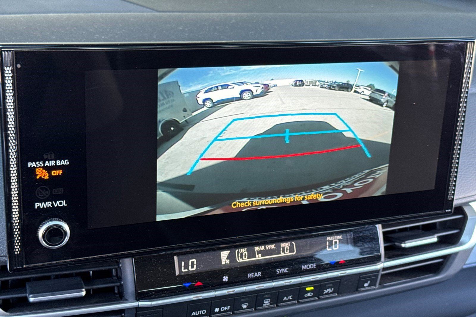 Used 2026 Toyota Sienna XLE FWD image 20