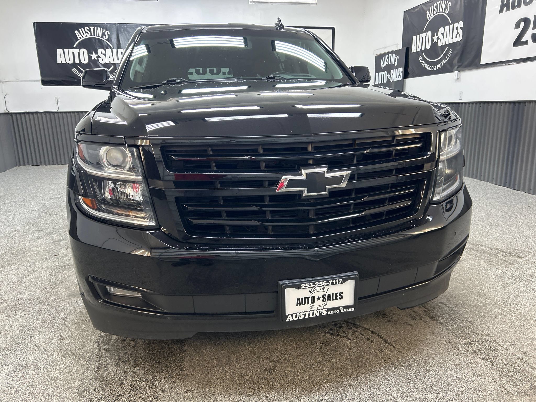 Used 2018 Chevrolet Suburban Premier AWD/4WD image 2