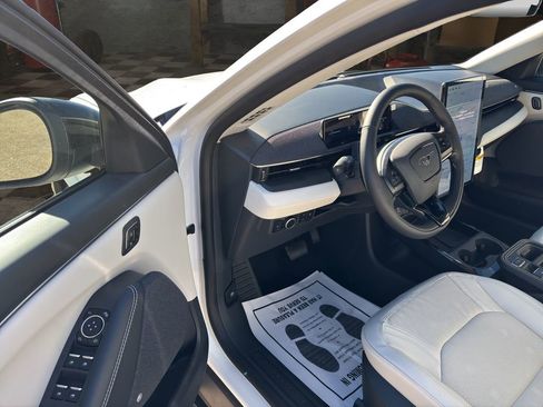 New 2026 Ford Mustang Mach-E Premium image 17