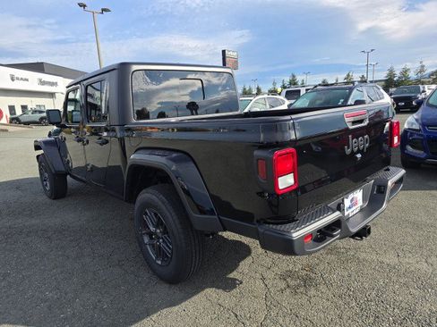 New 2025 Jeep Gladiator Sport image 6