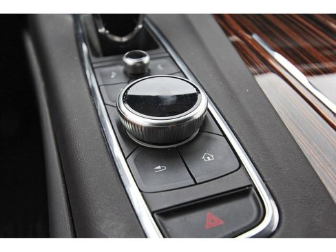 Used 2024 Cadillac Escalade Luxury RWD image 27