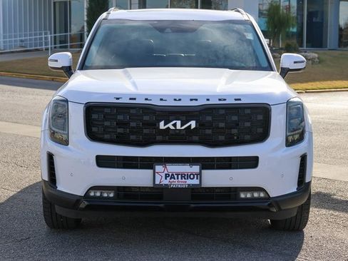 Used 2022 Kia Telluride SX w/ SX Prestige Package image 2