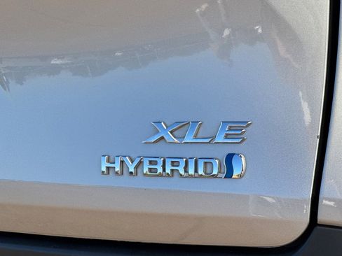 Certified 2023 Toyota Sienna XLE image 36