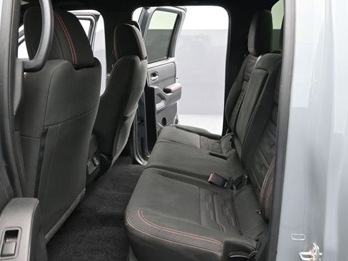 Used 2025 Nissan Frontier PRO-4X w/ Pro Convenience Package image 15