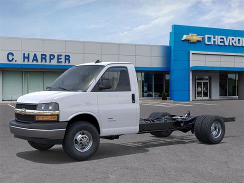 New 2025 Chevrolet Express 3500 w/ Power Convenience Package image 2