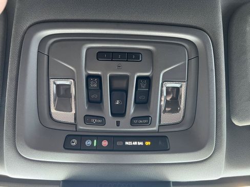 Used 2022 Chevrolet Silverado 1500 LTZ w/ LTZ Premium Package AWD/4WD image 45