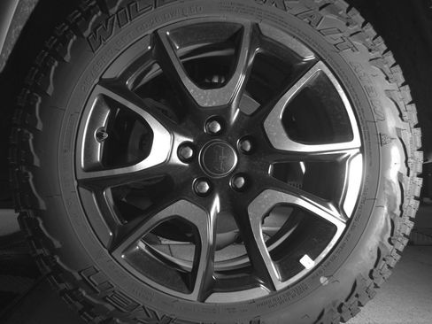 Used 2025 Jeep Compass Trailhawk image 11