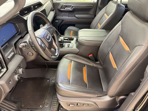 Used 2024 GMC Sierra 1500 AT4 w/ Technology Package AWD/4WD image 5