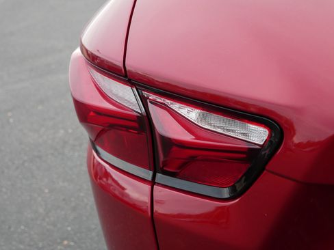 Used 2022 Chevrolet Blazer RS w/ Enhanced Convenience Package image 18