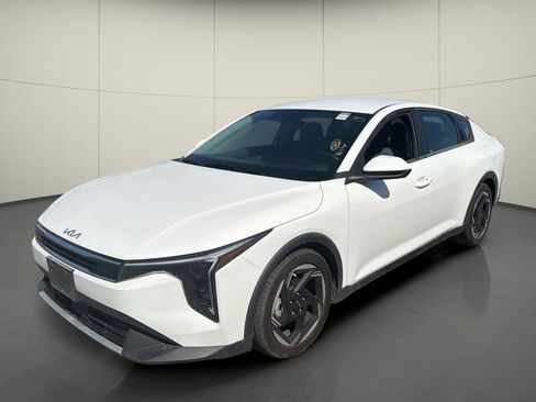 Used 2025 Kia K4 EX FWD image 3