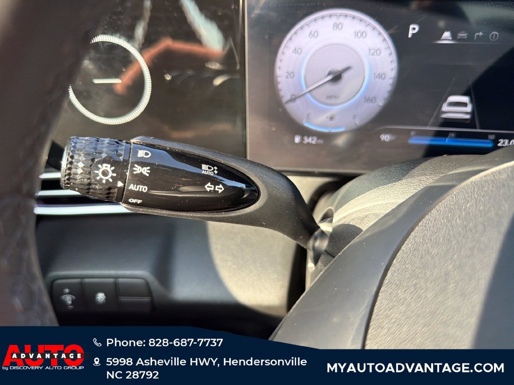 Used 2025 Hyundai Elantra SEL FWD image 25