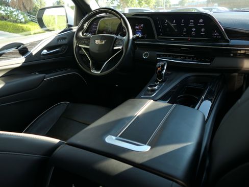 Certified 2021 Cadillac Escalade ESV Sport w/ Driver Assist Tech Package image 26