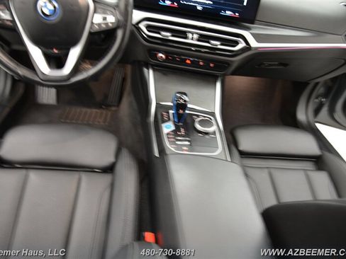 Used 2023 BMW i4 eDrive35 w/ Premium Package image 17