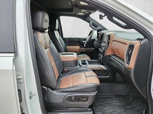 Used 2020 Chevrolet Silverado 1500 High Country w/ Technology Package image 23