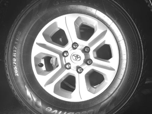 Used 2022 Toyota 4Runner SR5 AWD/4WD image 11