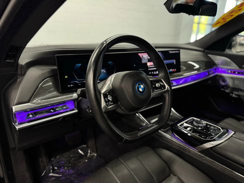 Used 2024 BMW i7 xDrive60 w/ Executive Package image 16