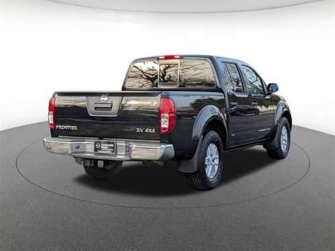 Used 2016 Nissan Frontier SV image 5