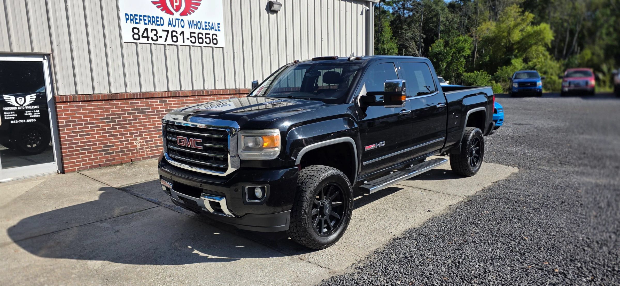Used 2015 GMC Sierra 2500 SLT w/ Duramax Plus Package AWD/4WD image 1