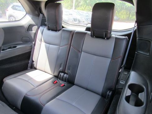 Used 2020 Nissan Pathfinder SL FWD image 17