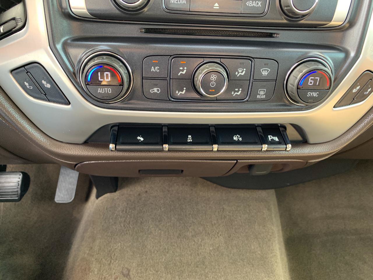 Used 2014 GMC Sierra 1500 SLT w/ SLT Preferred Package AWD/4WD image 24
