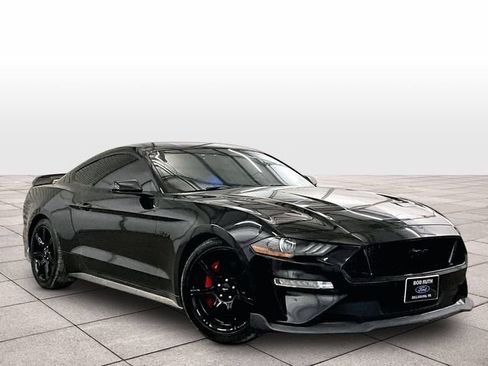 Used 2018 Ford Mustang GT w/ Black Accent Pkg RWD image 2