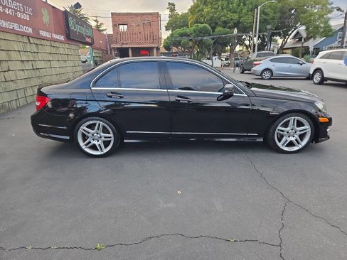 Used 2014 Mercedes-Benz C 250 Sedan image 4