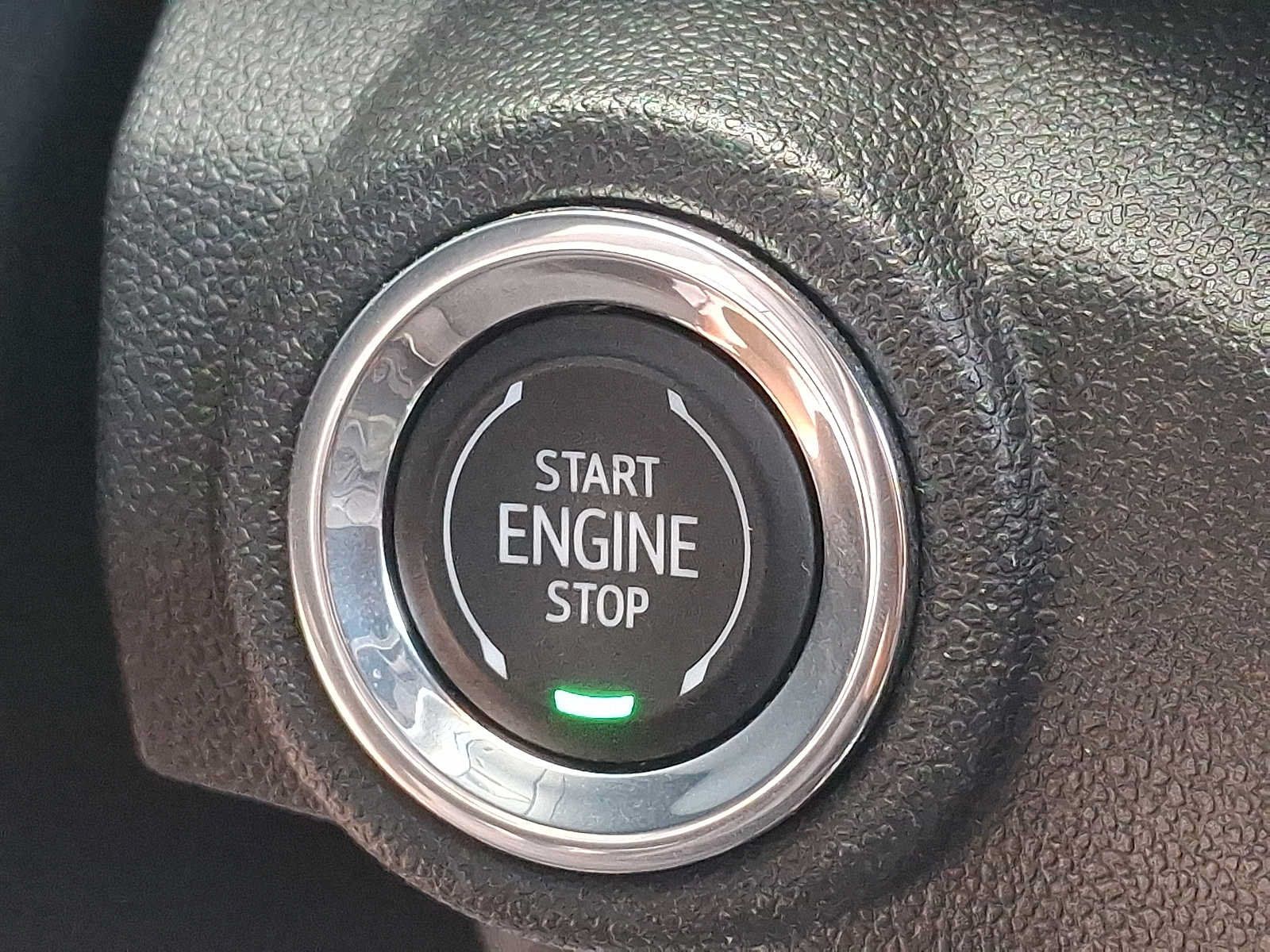 Used 2022 Chevrolet TrailBlazer RS w/ Technology Package FWD image 22