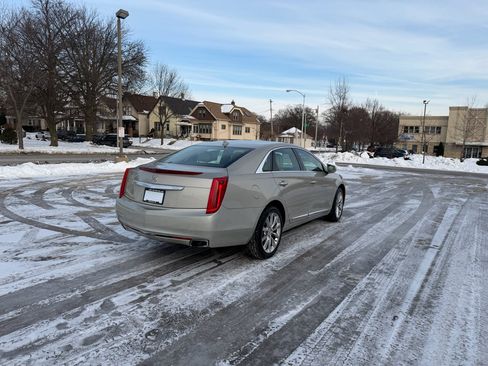 Used 2013 Cadillac XTS Premium image 7