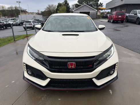 Used 2017 Honda Civic Type R image 2
