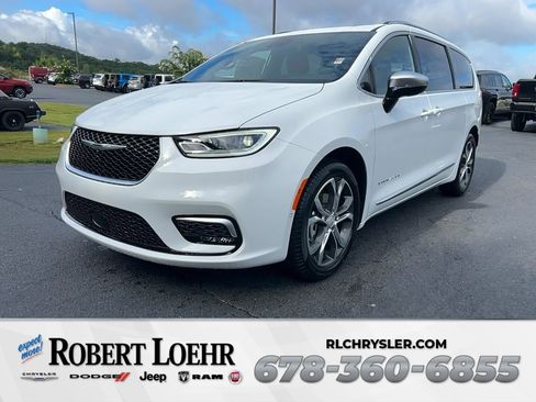New 2026 Chrysler Pacifica Pinnacle w/ Trailer Tow Group image 1