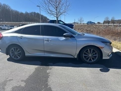 Used 2019 Honda Civic EX image 3