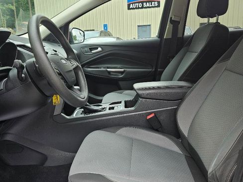 Used 2017 Ford Escape SE image 19
