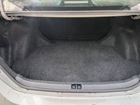 Used 2018 Toyota Corolla LE image 16