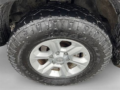 Used 2015 Toyota 4Runner SR5 image 11